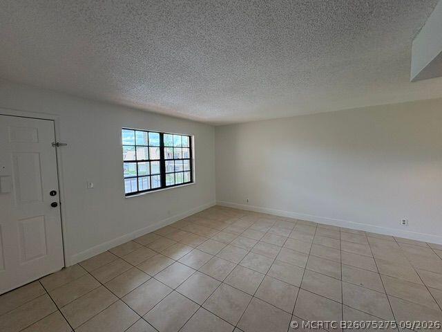 Building Photo - 4183 Oak Terrace Dr