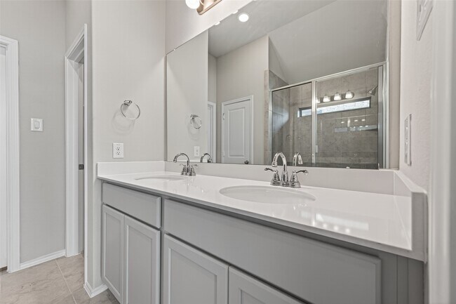 Building Photo - 1011 Shl Crk Trl