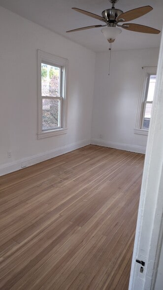 BEDROOM #1 - 4 Edmarth Pl