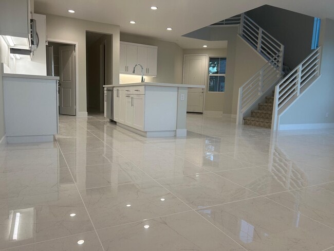 Building Photo - 43275 Passagio Lago Way