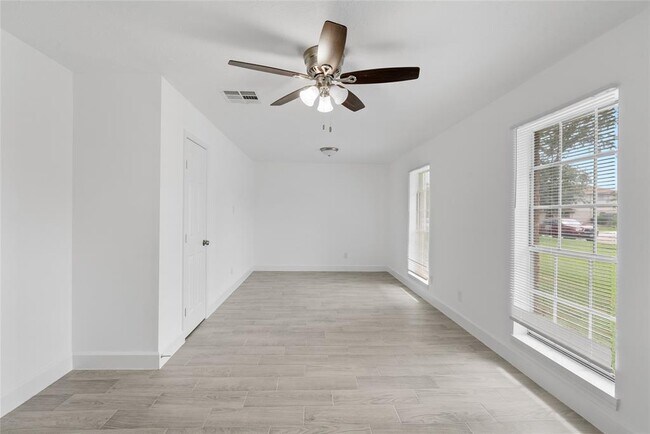 Building Photo - 1814 Hanbury Ct