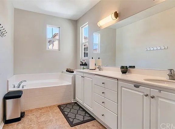 Building Photo - 277 Bloomington Ave