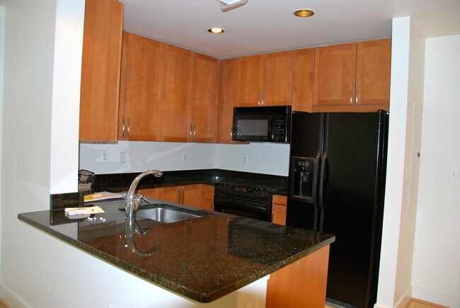 Building Photo - 4101 Albemarle St NW