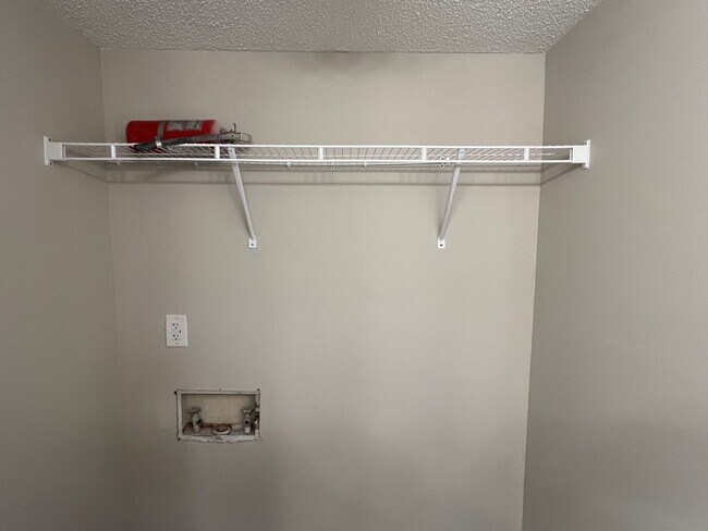 Building Photo - bg0718