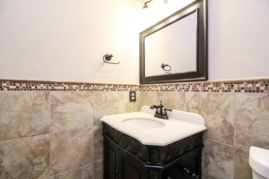 Building Photo - 7212 Elderberry Ln