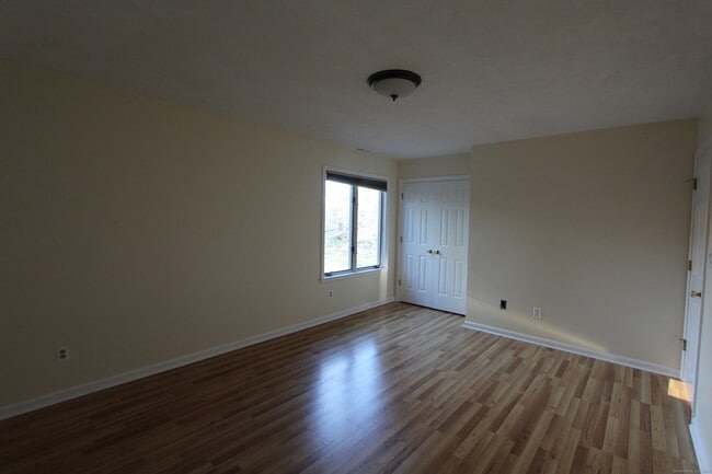 Building Photo - 44 Rosemary Ln