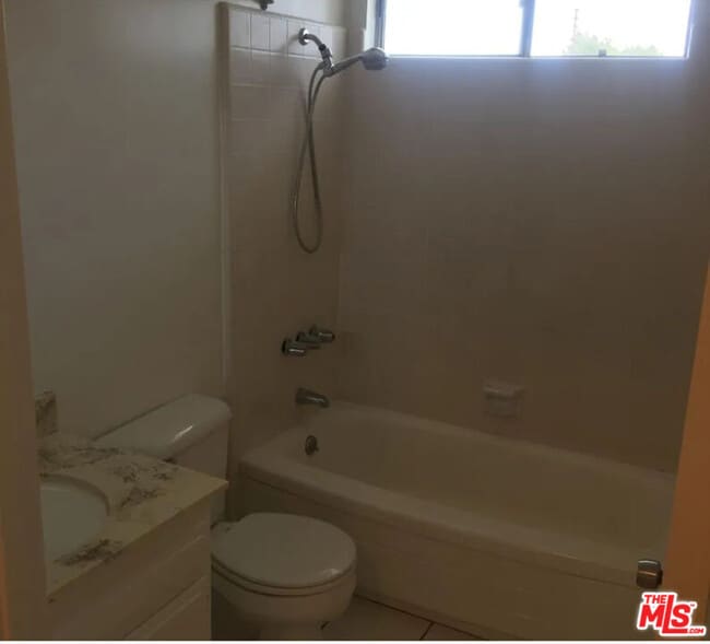 Building Photo - 14435 Tiara St