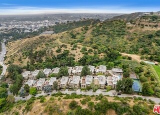 Building Photo - 6752 Hillpark Dr