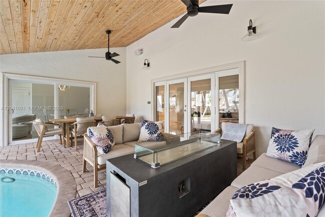 Building Photo - 18 Eleuthera Dr