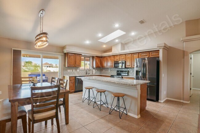 Building Photo - FURNISHED AVAILABLE APRIL THROUGH SEPTEMBER 2026