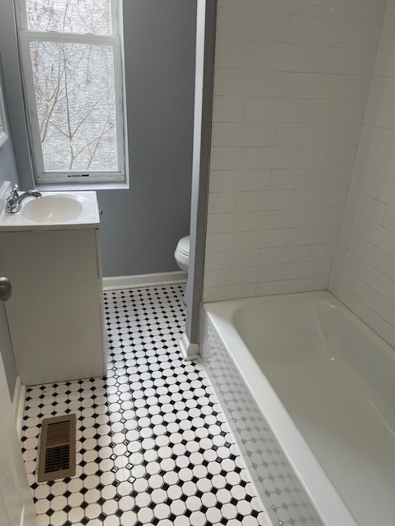 Building Photo - Anika Homes 3 Bedroom