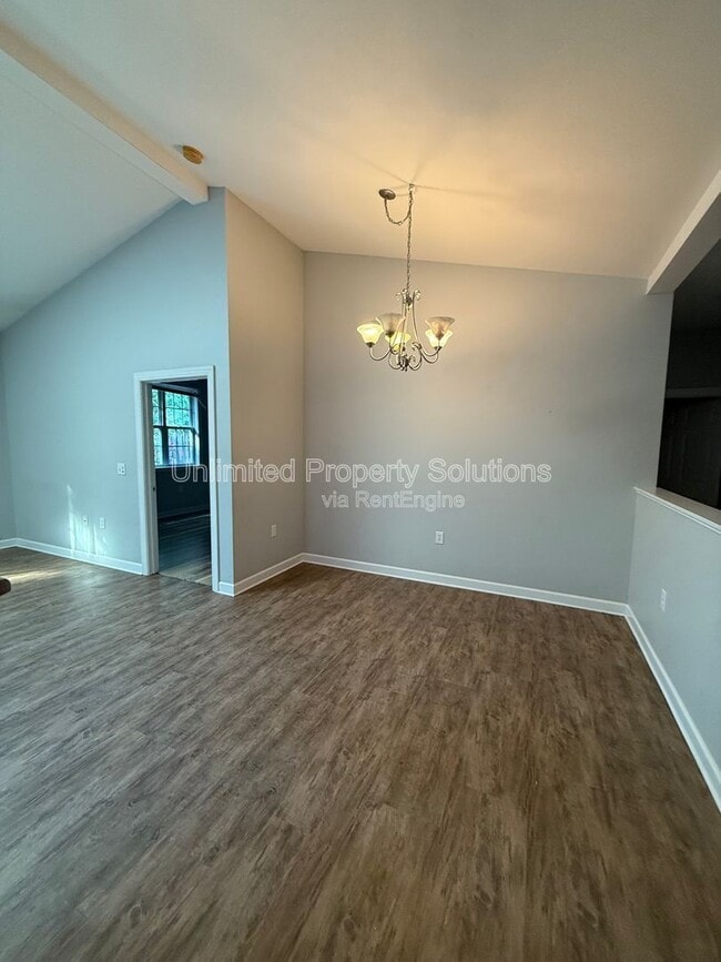 Building Photo - 5220 Christian Dr