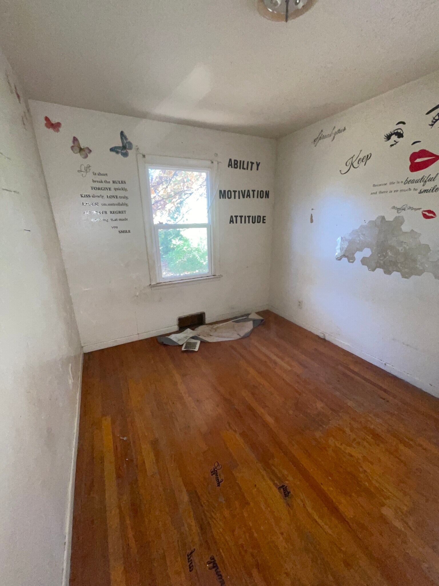 Building Photo - 9145 Loganberry Ln