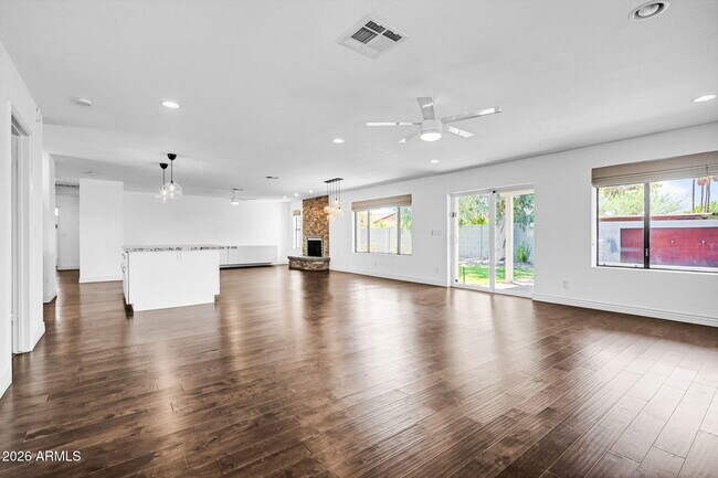 Building Photo - 5219 E Winchcomb Dr