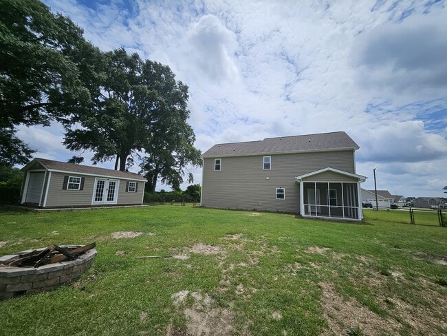 Building Photo - 303 Weeping Willow Dr
