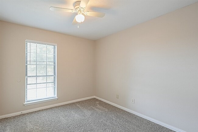 Building Photo - 2711 Quarry Hill Rd