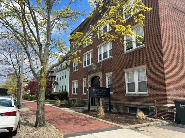 Building Photo - 233 Lafayette St