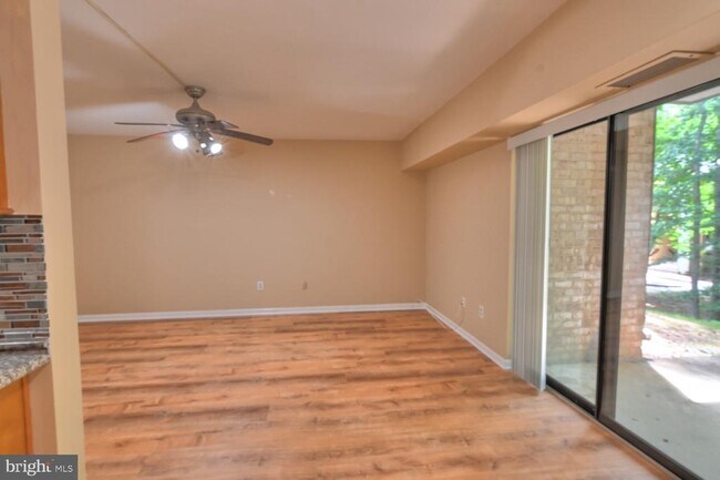 Building Photo - 11629 Stoneview Square
