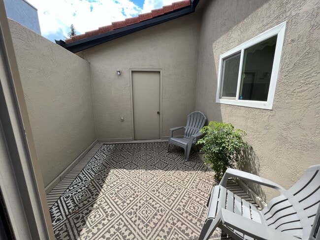 Building Photo - Two bedroom patio home located in NW Modesto!