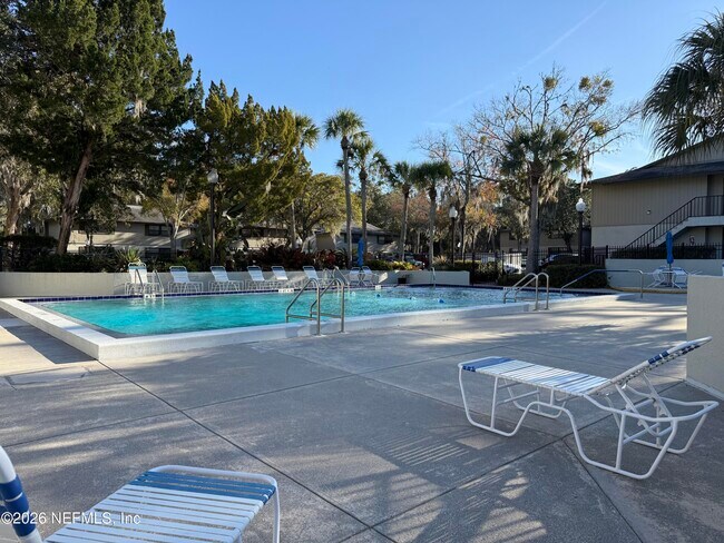 Building Photo - 2 Cartagena Ct