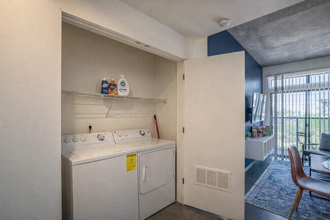 Building Photo - 915 N 4th St