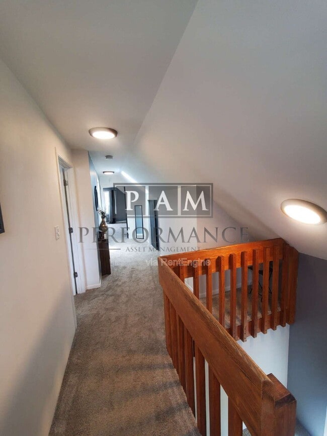 Building Photo - 2829 S Howell Ave