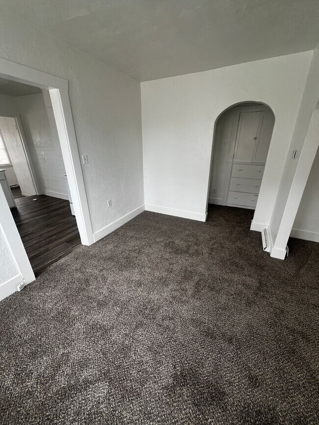 Building Photo - 454 N 7th Ave