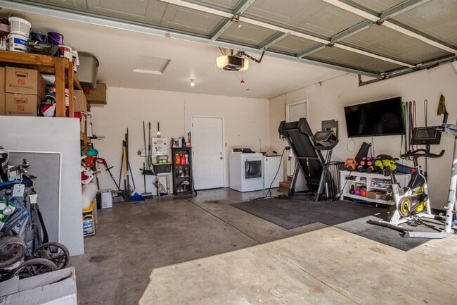 Building Photo - Four Bedroom 2 Bath home available for rent