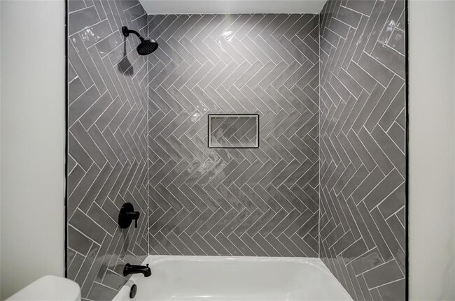 Building Photo - 3154 N Druid Hills Rd