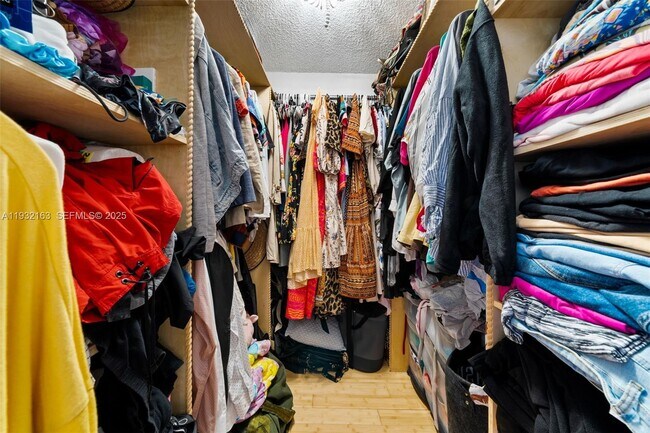 Building Photo - 4000 NE 170th St