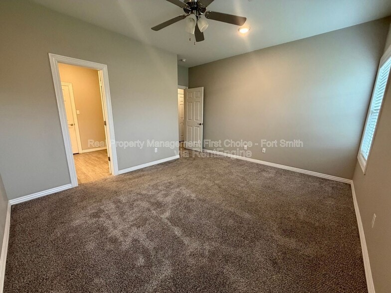 Building Photo - 9919 Landry Dr