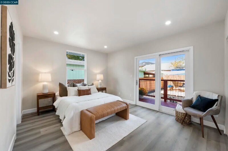 Building Photo - 1245 90th Ave