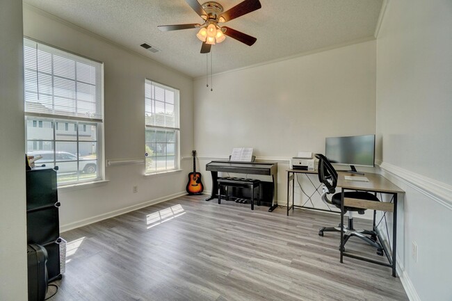 Building Photo - 3040 Kempton Park Rd