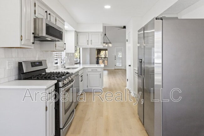 Building Photo - 8554 Timber Lodge