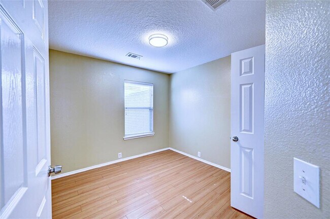 Building Photo - 14918 Sugar Crystal Ct