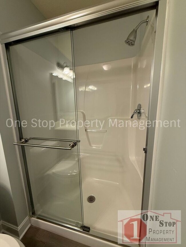 Building Photo - 3-Bedroom, 2.5-Bathroom in Platte City