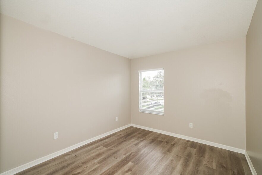 Building Photo - 10430 Blackmore Dr