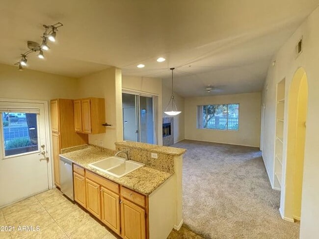 Building Photo - Gated, Resort Living, Club House, Fitness Center, Updated Unit!!!  2 bedroom, 2 bath split floor ...