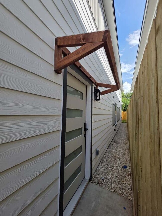 Building Photo - 8406 De Priest St