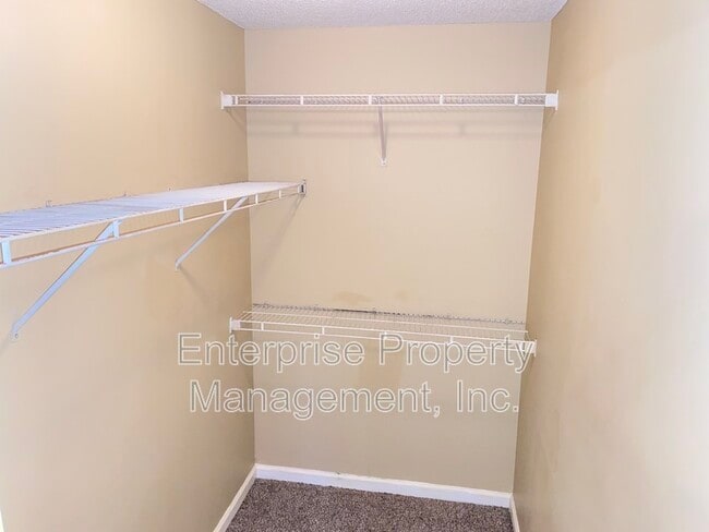 Building Photo - 7162 Charlton Way