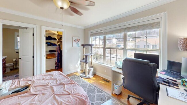 Building Photo - 9316 Shingle Oak Dr