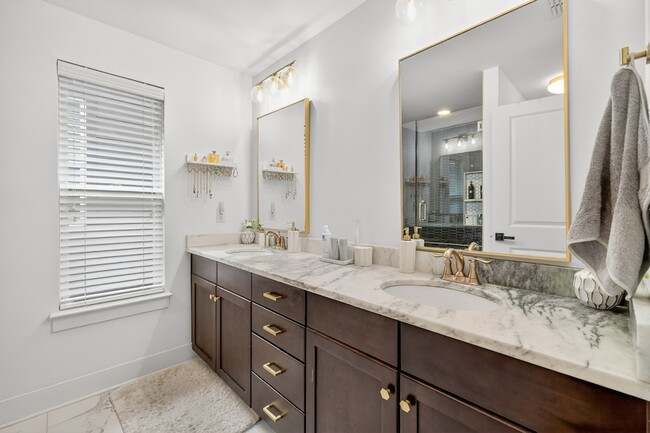 Building Photo - 5509B Louisiana Ave