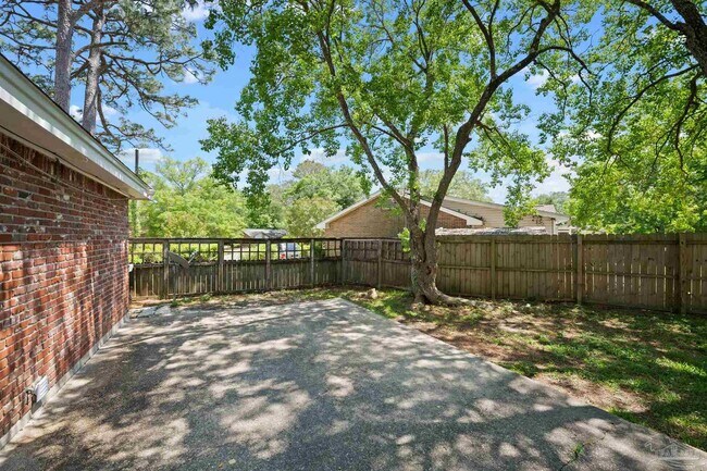 Building Photo - 5719 Ventura Ln