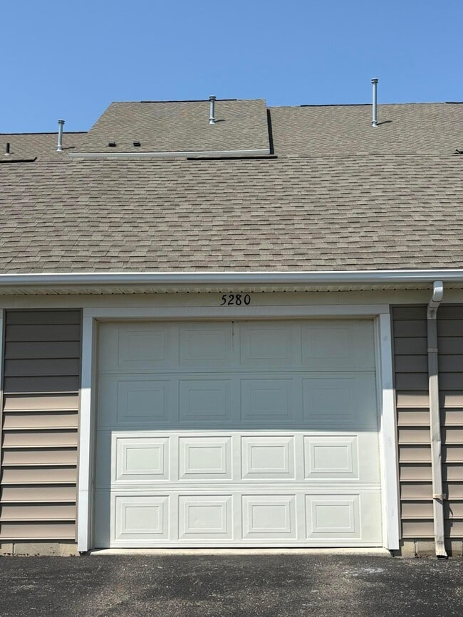 Building Photo - 5280 Cross River Falls Blvd