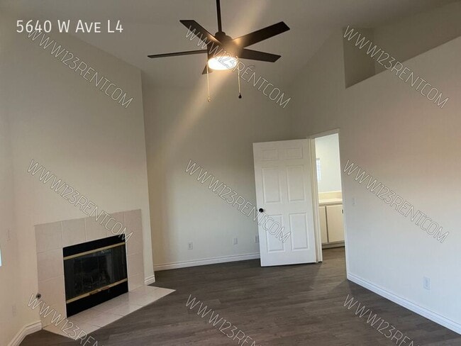 Building Photo - 5640 W Ave L4