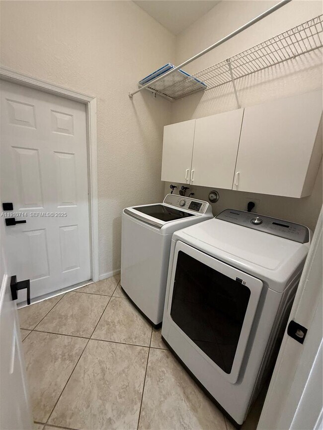 Building Photo - 1007 Nandina Dr