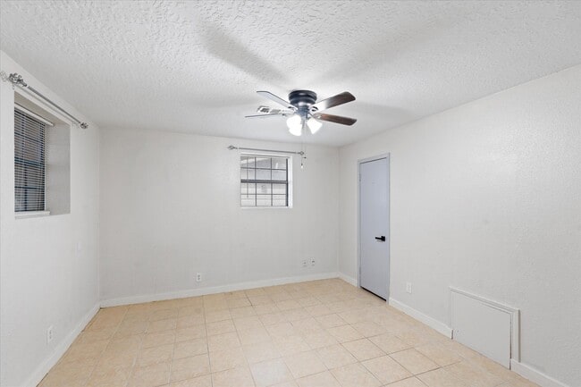 Building Photo - 2910 San Augustine Ave