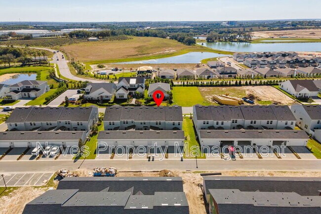 Building Photo - 1601 Pinecliff Dr