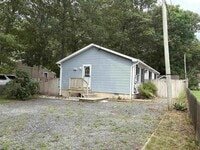 Building Photo - 409 Spruce Ave