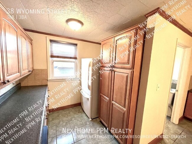 Building Photo - 38 Wyoming St